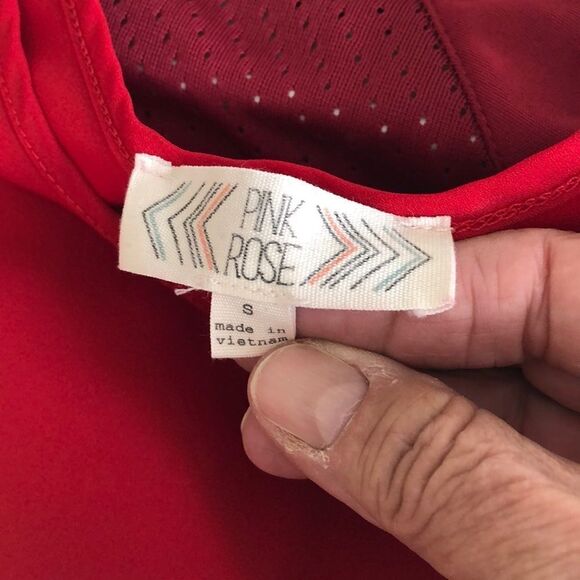 Pink Rose Top size S. Red gently used - Picture 3 of 5